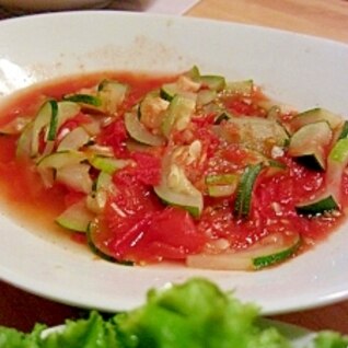 トマトとズッキーニの簡単美味しいスープ